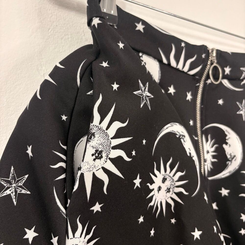 Hot Topic Celestial Black Sun Moon Stars Mini Skirt Sz S - Picture 2 of 4